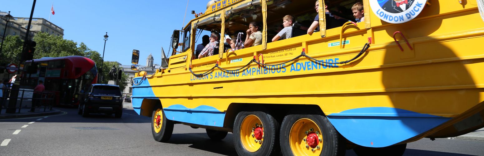 nelsons column and london duck tours